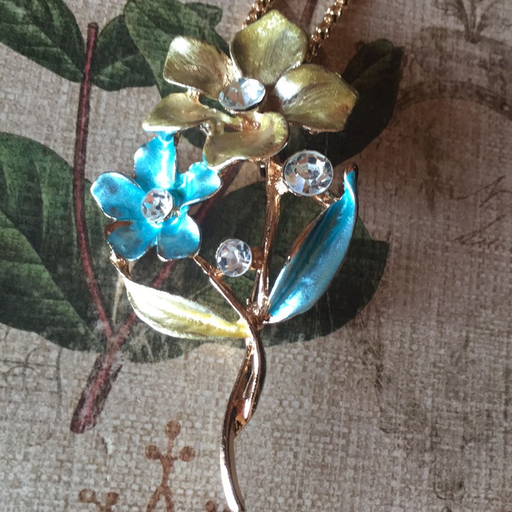 Double Flower Brooch/ Pendant Necklace - Picture 12 of 12